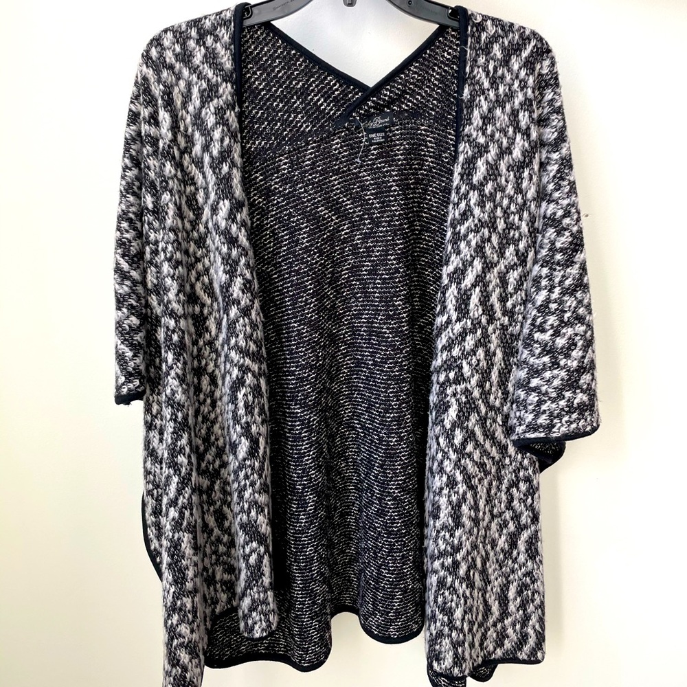 Lucky Brand Black and white kimono